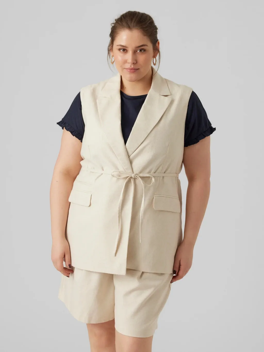 Vero Moda Curve Lillimae Waistcoat in Oatmeal